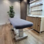 HOUSSE TABLE EPONGE 200 X 68 X10+CAVITE VISAGE+TENDEUR